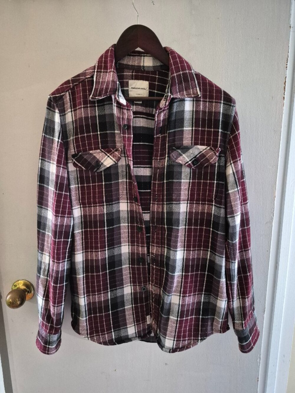 American Eagle Long Sleeve Shirt